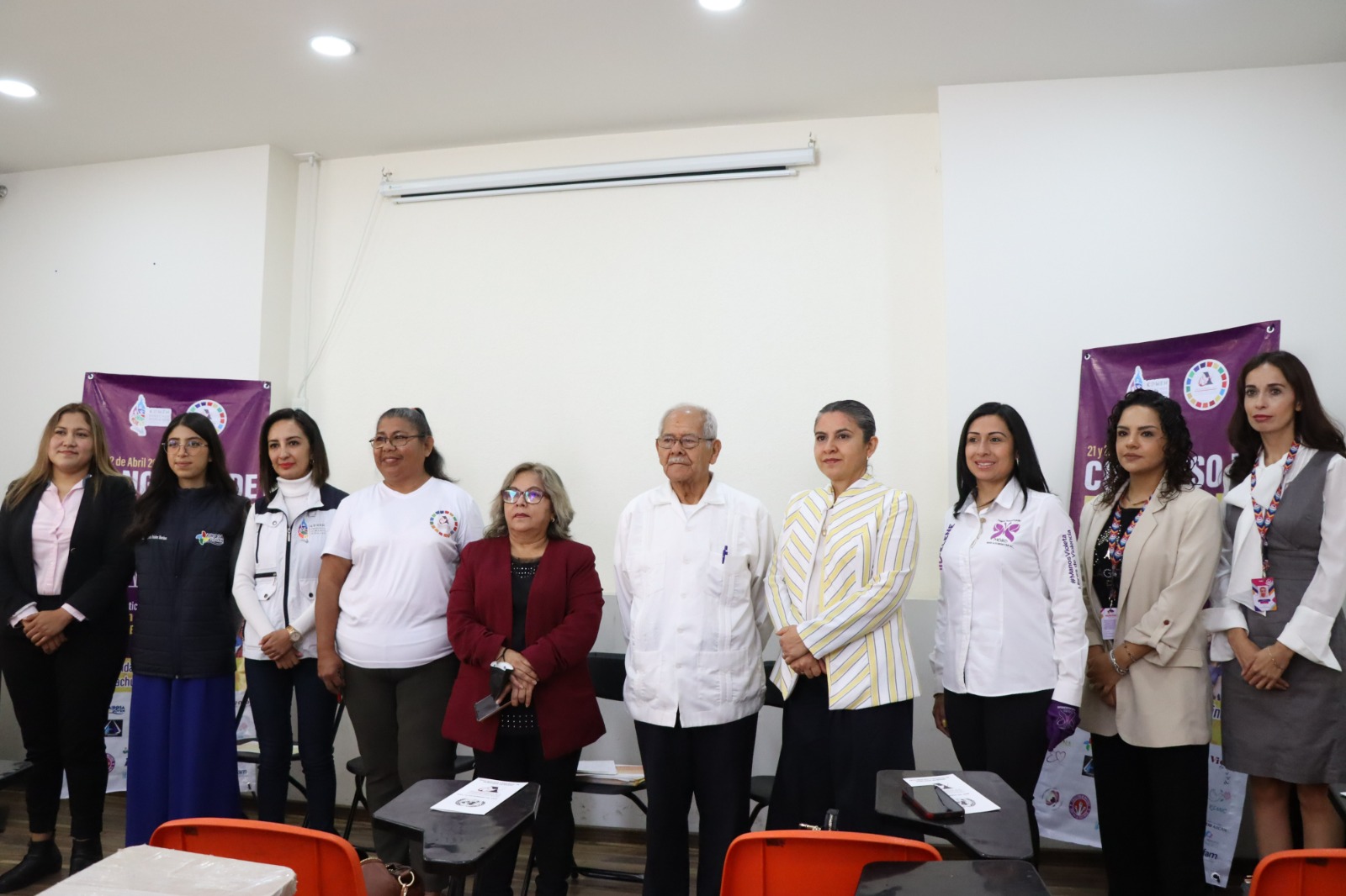 Presenta Ahuacachahue Primer Congreso de Mujeres por una Vida Digna.